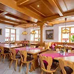 Hotel-restaurant Straussen 3* Harburg (Bavaria)