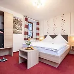 Hotel-restaurant Straussen Harburg (Bavaria)