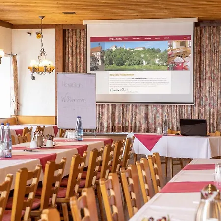 Hotel-restaurant Straussen Hotel Harburg (Bavaria)