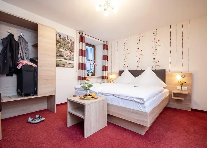 Hotel-restaurant Straussen Харбург