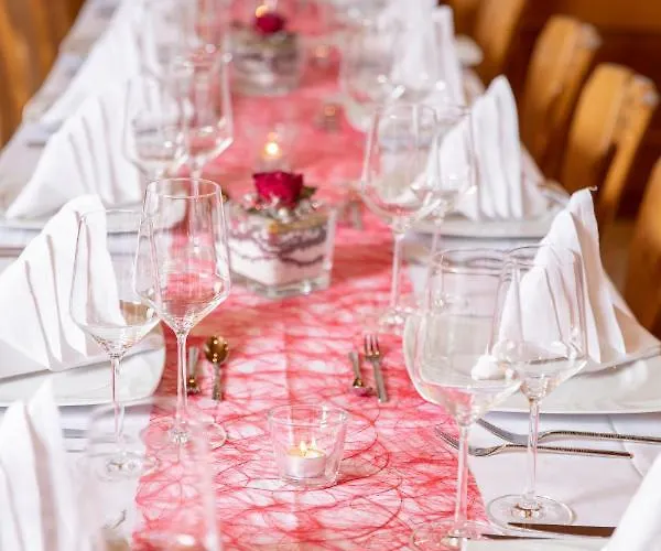 Hotel-restaurant Straussen 3*