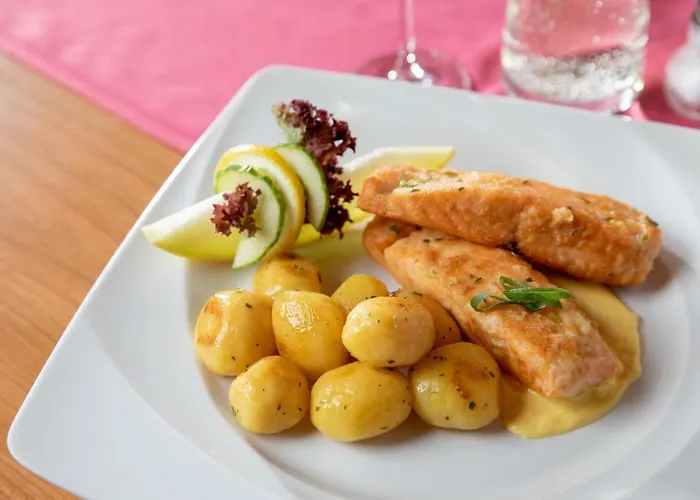 Hotel-restaurant Straussen Отель 3*