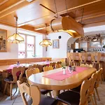 斯特劳森餐厅酒店 酒店