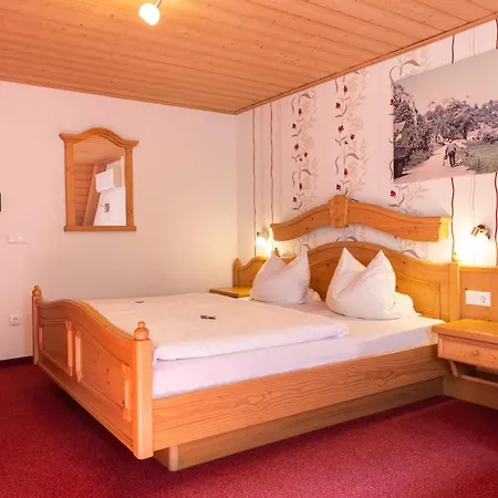 Hotel-restaurant Straussen ハールブルク