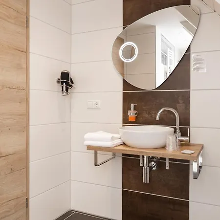 Hotel-restaurant Straussen 3* Harburg (Bavaria)