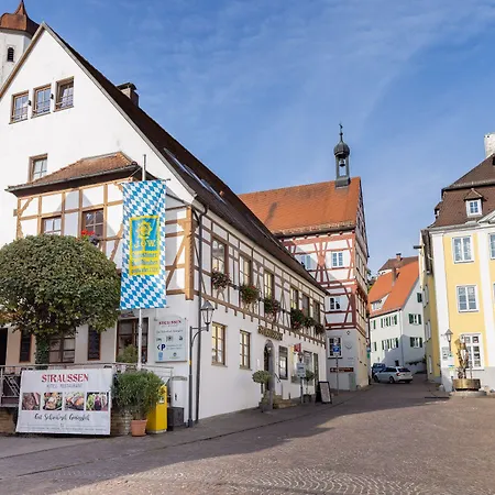 Hotel-restaurant Straussen 3* Harburg (Bavaria)