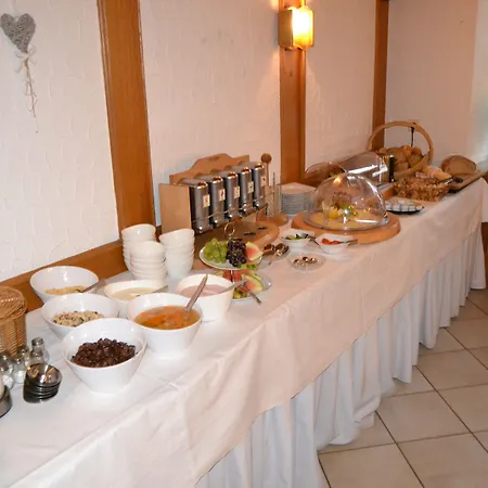 Hotel-restaurant Straussen Hotel Harburg (Bavaria)