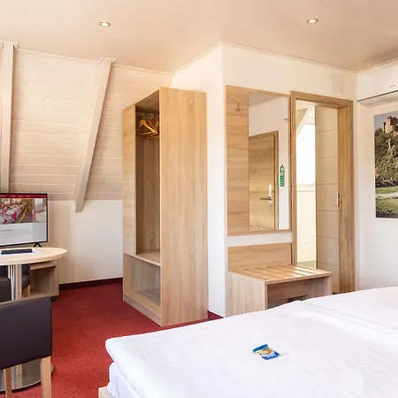 Hotel-restaurant Straussen ホテル