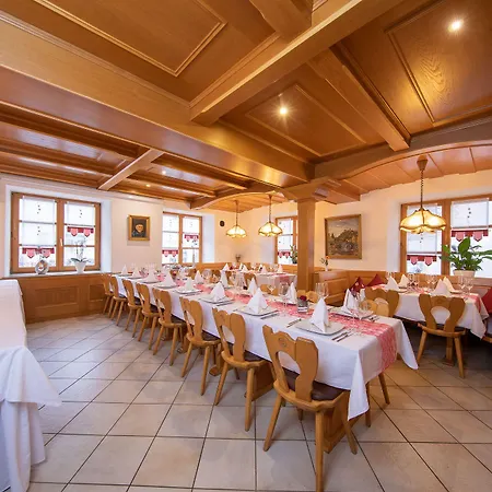 Hotel Hotel-restaurant Straussen Harburg (Bavaria)