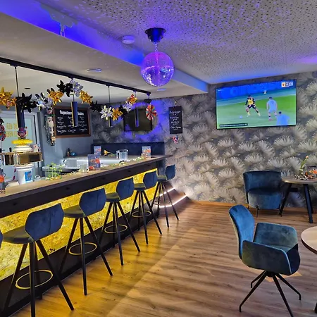 斯特劳森餐厅酒店 3* 哈尔堡