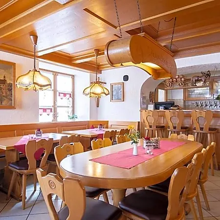 Hotel-restaurant Straussen 3*