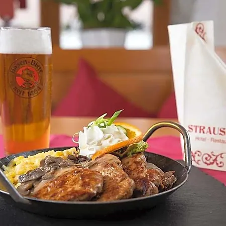 Hotel-restaurant Straussen Hotell Harburg (Bavaria)