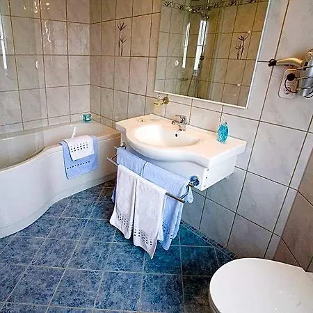 Hotel-restaurant Straussen Harburg (Bavaria)
