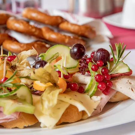 Hotel-restaurant Straussen 3*