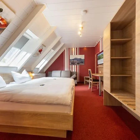 Hotel-restaurant Straussen Harburg (Bavaria)