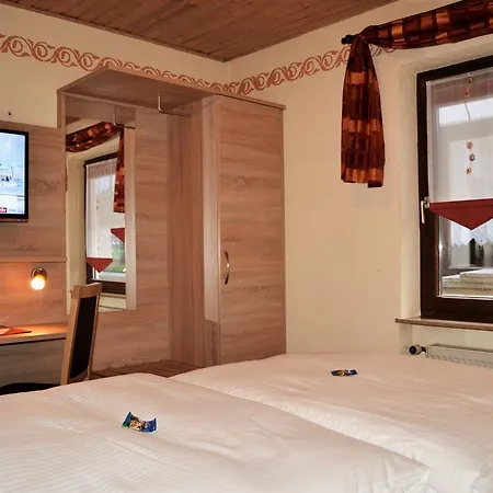 Hotel-restaurant Straussen 3* Harburg (Bavaria)