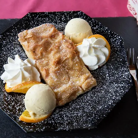 Hotel-restaurant Straussen Harburg (Bavaria)