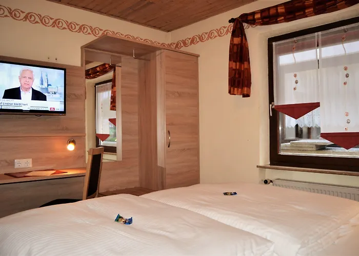 Hotel-restaurant Straussen Hotel Harburg (Bavaria)