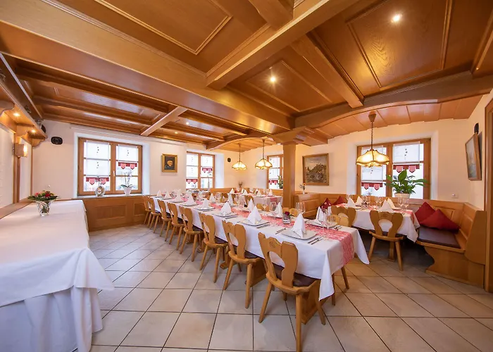 Hotel Hotel-restaurant Straussen Harburg (Bavaria)